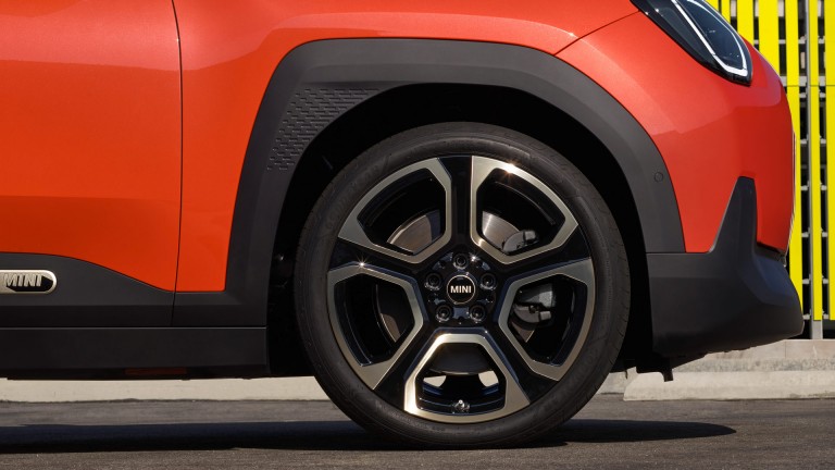 MINI Aceman 100% eléctrico - galería exterior - detalles de ruedas